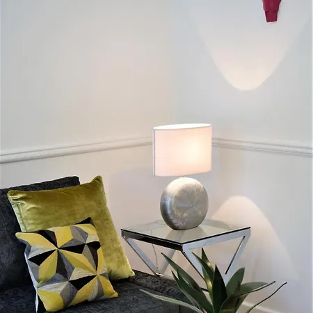 The Pembroke - Yourapartment *